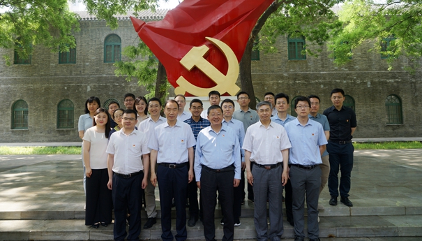 章建華帶隊赴北京市全面從嚴治黨黨性教育基地開展主題教育黨日活動