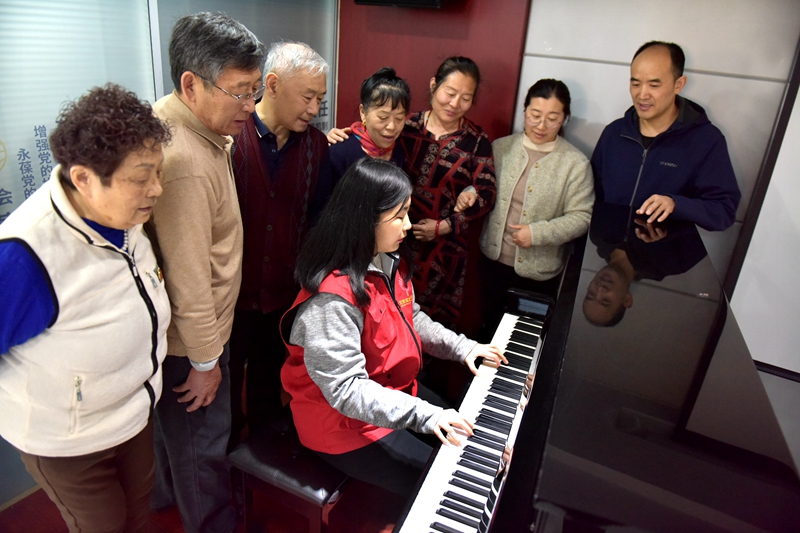 中宏網山東3月20日電 石亞瑄是山東交通學院的學生，是一位盲文志愿者，也是2025年第1期“濟南好人榜”助人為樂好人。（攝影 王平）